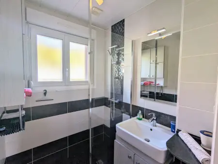 Charmant appartement avec terrasse, parking et WiFi à Gérardmer - Photo 4