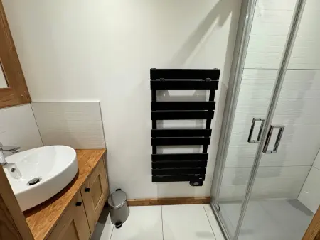 Appartement cosy au pied des pistes avec parking privatif - Photo 6