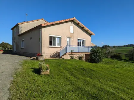 Maison spacieuse avec piscine privée, climatisation, Wi-Fi, animaux acceptés et parking - Photo 1