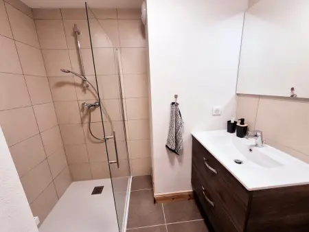 Charmant appartement au cœur de Montalbert avec balcon et parking privé, proche des pistes - Photo 10