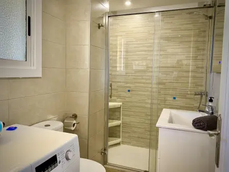 Appartement ensoleillé à la plage avec piscine et parking privatif - Photo 15