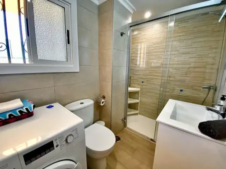 Appartement ensoleillé à la plage avec piscine et parking privatif - Photo 16