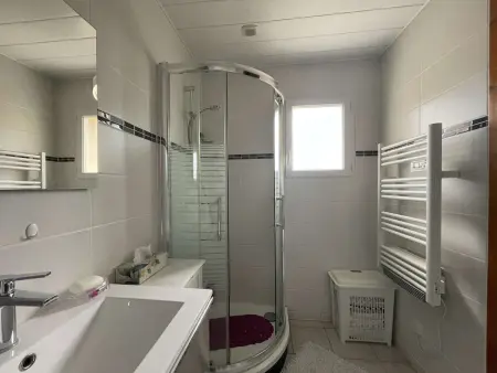 Maison T3 climatisée avec piscine, animaux admis, parking - Photo 8