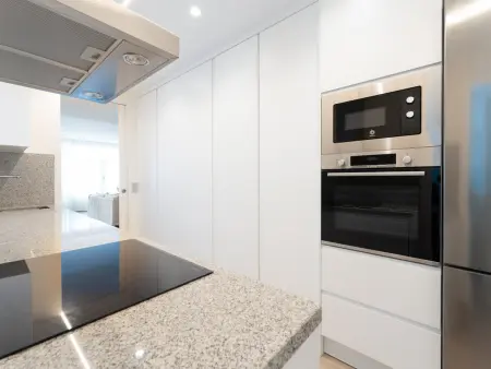 Appartement moderne près de la plage, Wi-Fi gratuit, parking - Photo 8