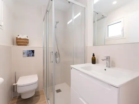 Appartement moderne près de la plage, Wi-Fi gratuit, parking - Photo 17