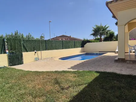 Maison à Riumar: Charme Familial avec Piscine Privée - Photo 2