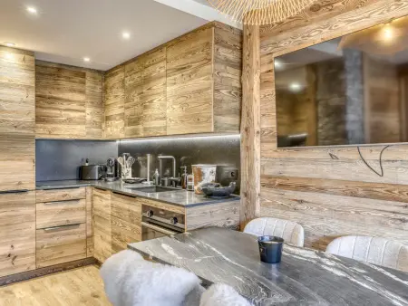 Appartement rénové 2 pièces, balcon, parking à Megève - Photo 2
