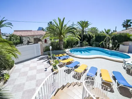 Villa Amber, petit havre de paix au coeur d’un jardin fleuri et ensoleillé - Photo 3