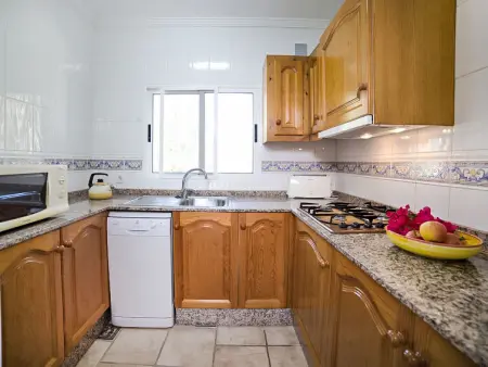 Villa Amber, petit havre de paix au coeur d’un jardin fleuri et ensoleillé - Photo 8