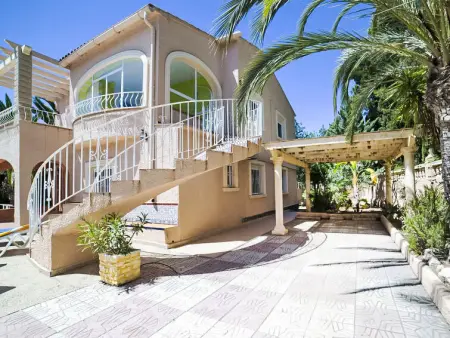 Villa Amber, petit havre de paix au coeur d’un jardin fleuri et ensoleillé - Photo 20