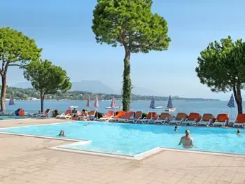 Huisje in Desenzano,Front Lake Resort Le Corti del Lago IT2815.617.1 N°240919