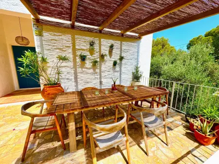 Villa méditerranéenne rénovée près de la plage avec piscine - Photo 3