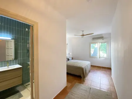 Villa méditerranéenne rénovée près de la plage avec piscine - Photo 13