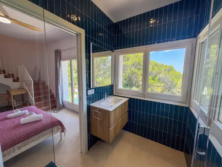 Villa méditerranéenne rénovée près de la plage avec piscine - Photo 20