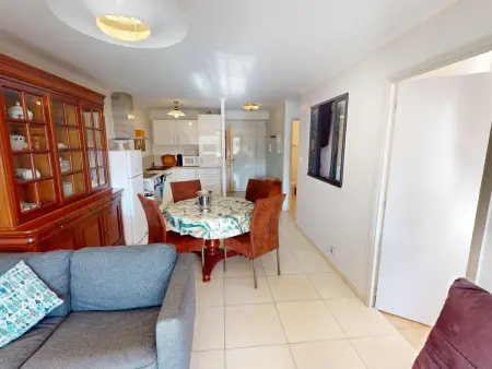 2P calme avec terrasse, piscine, parking et wifi - Photo 3