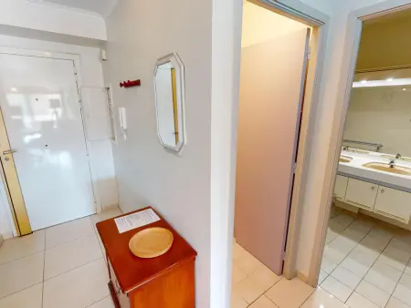 2P calme avec terrasse, piscine, parking et wifi - Photo 8