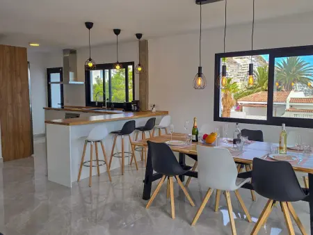 Superbe Villa avec Piscine Privée et Garage à Tabaiba - Photo 12