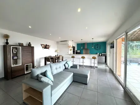 Appartement spacieux avec terrasse, piscine et proximité plages - Photo 4