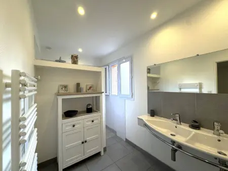 Appartement spacieux avec terrasse, piscine et proximité plages - Photo 15