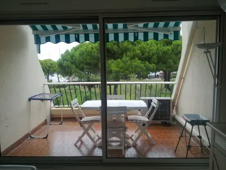 Studio cabine climatisé avec piscine et parking au Grau du Roi - Photo 3