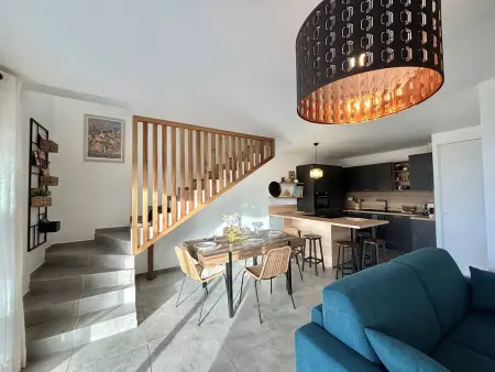 Duplex avec terrasse, climatisation, Wi-Fi, parking, proche plage à Cargèse - Photo 2