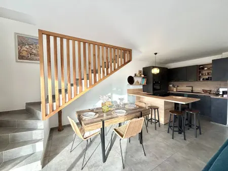 Duplex avec terrasse, climatisation, Wi-Fi, parking, proche plage à Cargèse - Photo 3