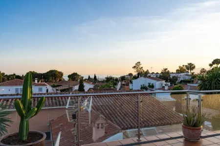 Villa Madrugada, beachside villa in Costabella, Villa à Marbella proche Plage - Photo 62