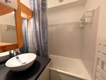 Appartement moderne 1 chambre avec piscine, proche ski et village - Photo 5
