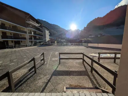 Appartement moderne 1 chambre avec piscine, proche ski et village - Photo 6