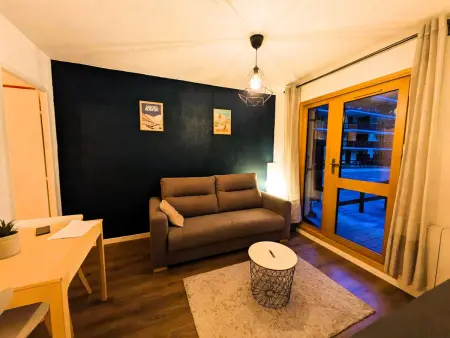 Appartement moderne 1 chambre avec piscine, proche ski et village - Photo 9
