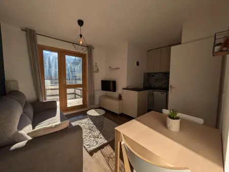 Appartement moderne 1 chambre avec piscine, proche ski et village - Photo 11