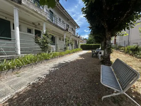 Studio entre Thermes et centre-ville avec jardin, parking et WIFI - Photo 2