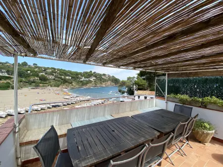 Maison en front de mer avec terrasse à Sa Riera - Photo 1