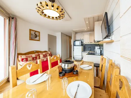 Appartement 7 pers à 2 pas des pistes, balcon sud, confort, stationnement proche - Photo 2