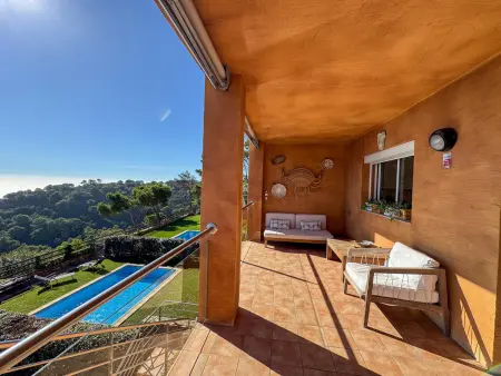 Maison mitoyenne à Begur avec piscine et parking, vue sur mer - Photo 2
