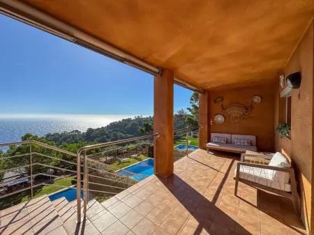 Maison mitoyenne à Begur avec piscine et parking, vue sur mer - Photo 3