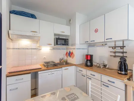 T2 cabine, 5 pers, balcon, parking, près des commodités - Photo 2