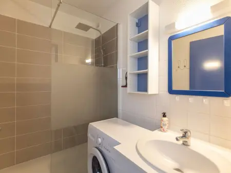 T2 cabine, 5 pers, balcon, parking, près des commodités - Photo 5