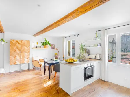 T2 Bazeilles, Appartement 4 personnes à Toulon - Photo 2