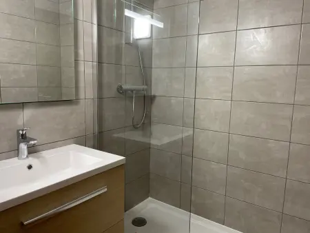 Appartement rénové au cœur des Coches, proche pistes et commerces - Photo 3
