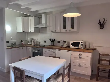 Charmant Appartement avec Cheminée à Cauterets - Animaux admis, Parking et Terrasse - Photo 2