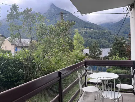 Charmant Appartement avec Cheminée à Cauterets - Animaux admis, Parking et Terrasse - Photo 5