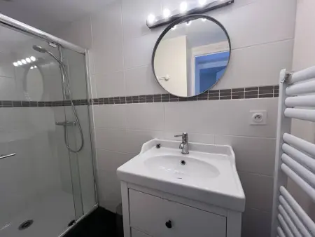 Charmant Appartement avec Cheminée à Cauterets - Animaux admis, Parking et Terrasse - Photo 7