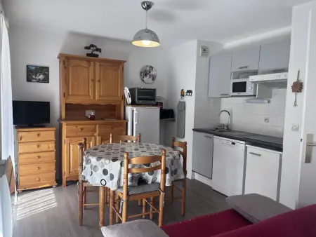 Charmant appartement à Cauterets avec balcon et parking privé - Photo 1
