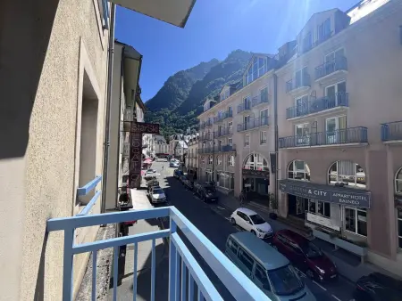 Charmant appartement à Cauterets avec balcon et parking privé - Photo 3