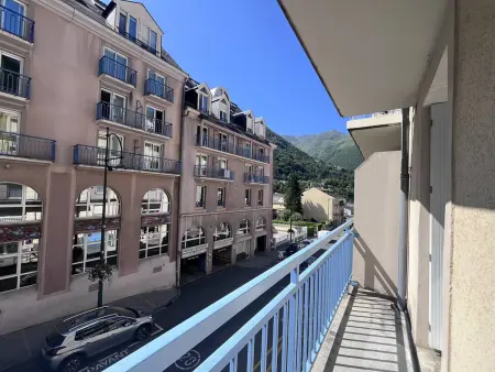 Charmant appartement à Cauterets avec balcon et parking privé - Photo 9