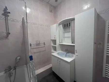 Appartement lumineux avec 2 ch. au cœur de Cauterets - Photo 4