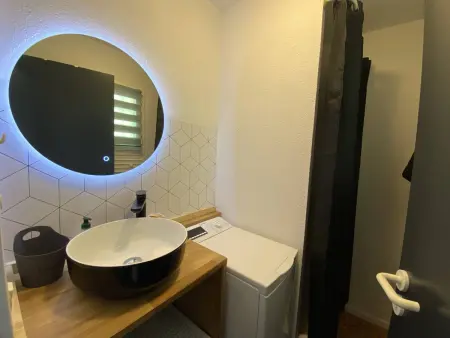 Appartement avec terrasse et parking, 2 chambres, au cœur des montagnes - Photo 2