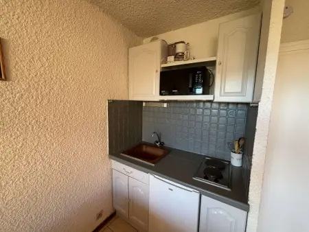 Studio cabine au pied des pistes avec balcon et parking gratuit - Photo 4