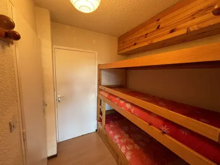 Studio cabine au pied des pistes avec balcon et parking gratuit - Photo 8